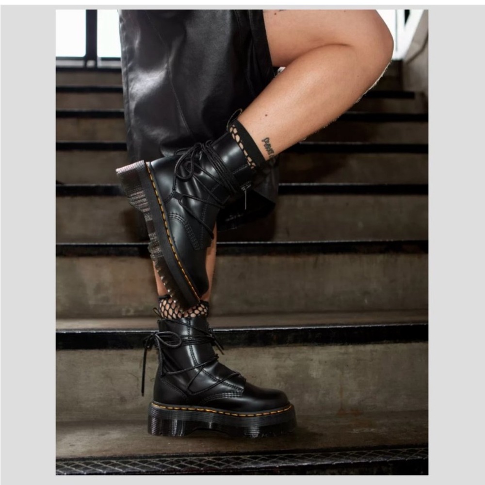 Dr. Martens - Picture 4 of 9